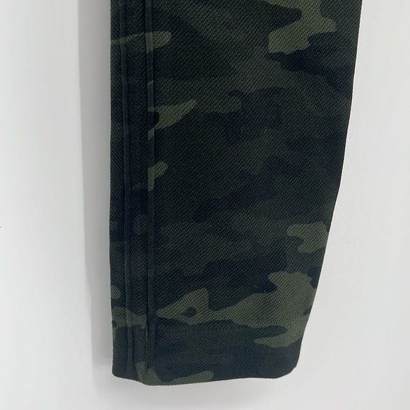 Spanx Seamless Camo Leggings Green Women’s Size Small - Picture 10 of 15